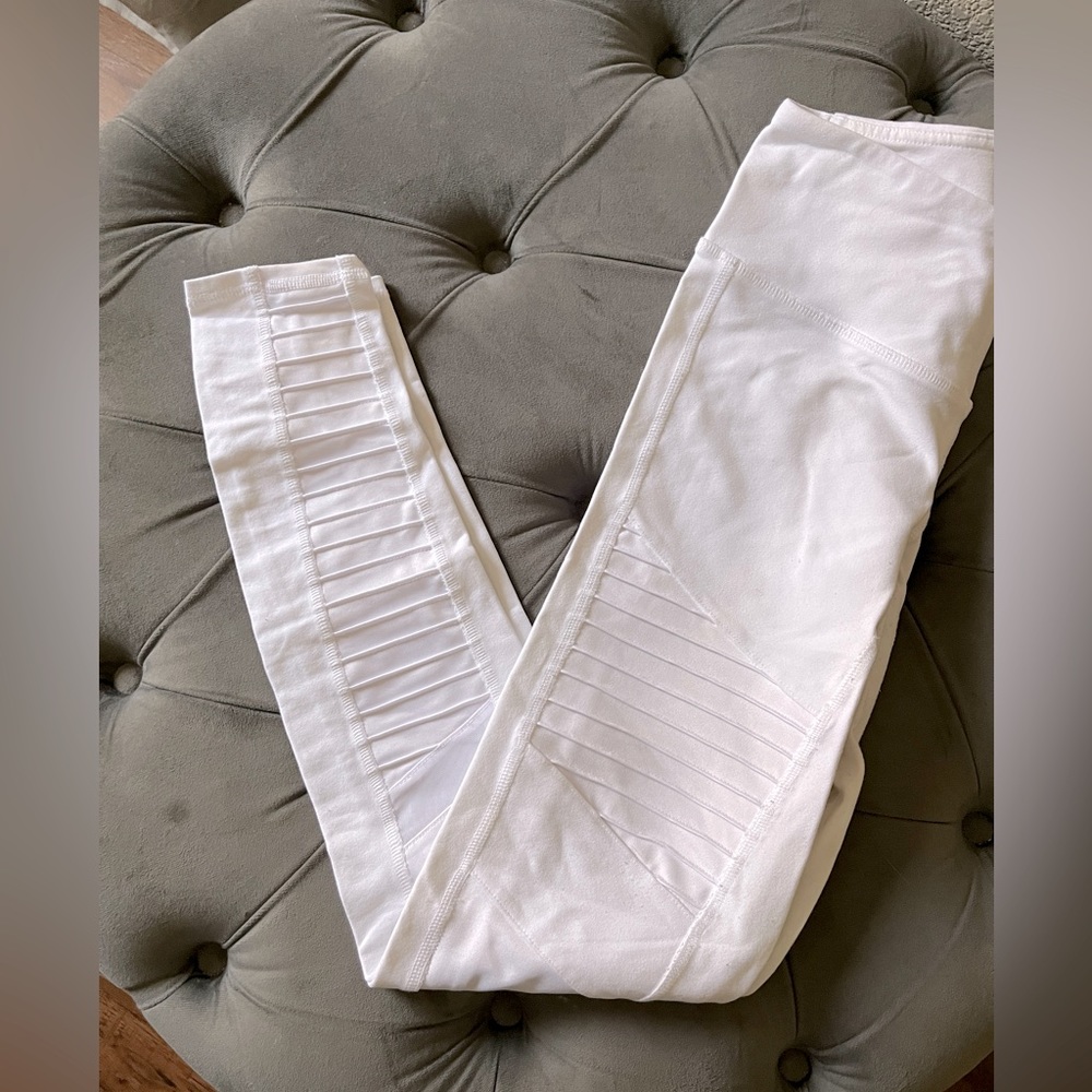 🩶ALO 🩶 Leggings …..